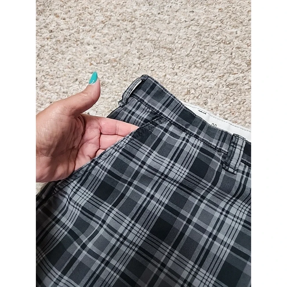 Eddie Bauer Legend Wash 38x10 Gray Black Plaid Chino Shorts 100%‎ Cotton
